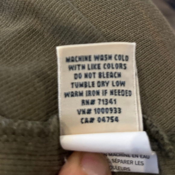 L.L. Bean Mini-Waffle Long-Sleeve Pullover Top Size Medium Crewneck Casual Tee - Picture 6 of 9